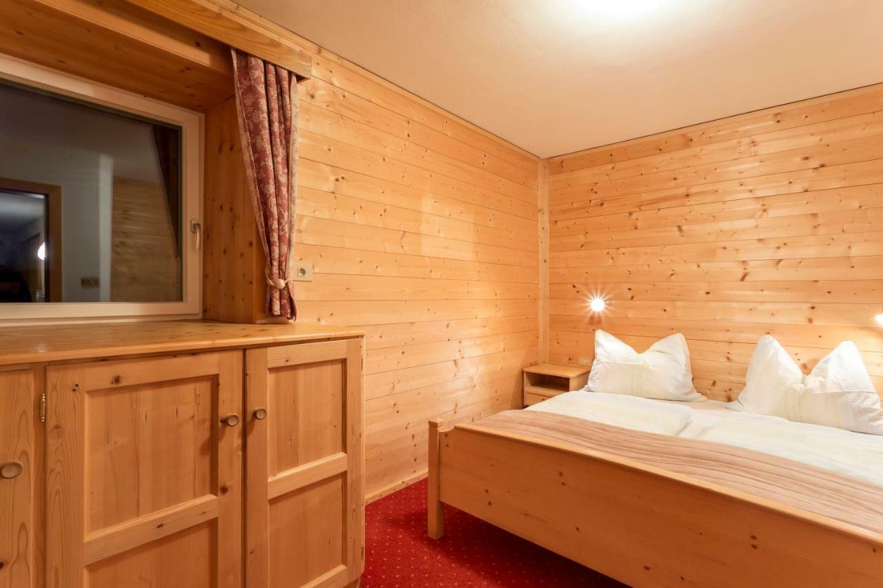 Appartamenti Elbrus Santa Cristina Val Gardena ภายนอก รูปภาพ